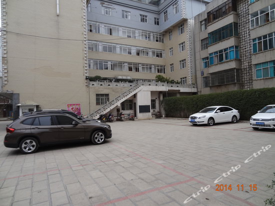 陆良金典名城别墅小区