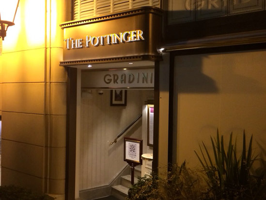 香港中环石板街酒店(The Pottinger Hong Kong