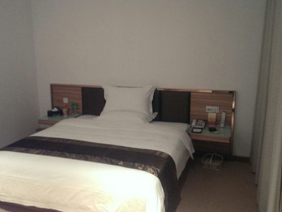 江门粤港酒店预订价格,联系电话\位置地址