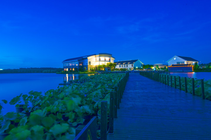 上海之根雪浪湖度假村—夜景