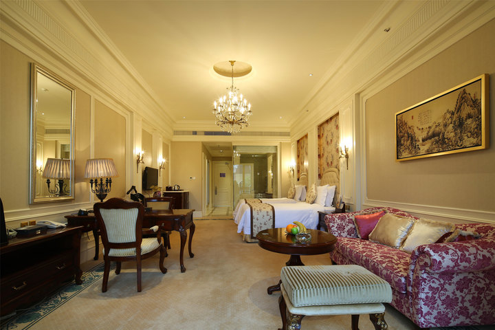 尊享广州九龙湖公主酒店皇室水景房1晚+2份早