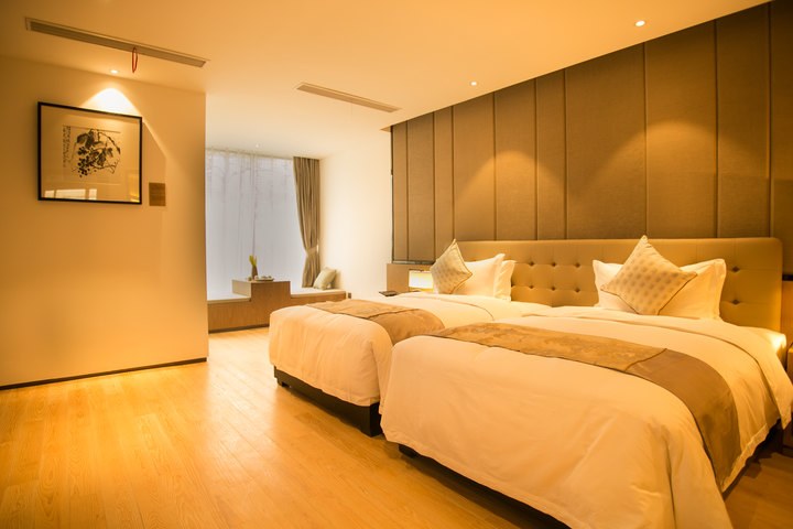 【扬州隐居<em>逸扬</em>凤凰岛温泉度假村落团购】扬州