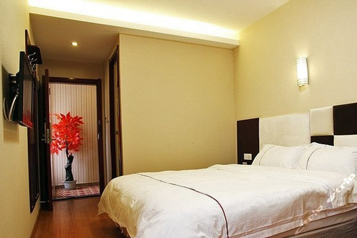 武汉摩尔假日酒店(大床房)团购-原价168元-团购