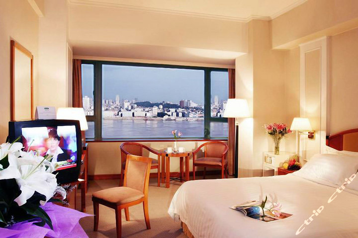 武汉晴川假日酒店(假日高级房)团购-原价1588