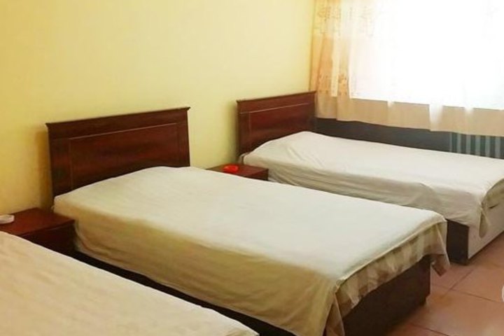 呼和浩特哪儿有便宜点的宾馆?两百以下的,说明地点,房