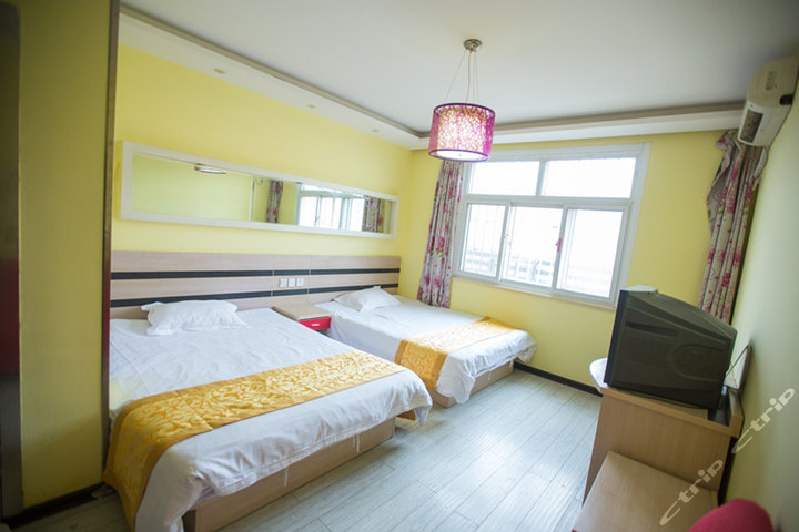 青岛爱森公寓主题酒店(商务双床房)团购-原价2