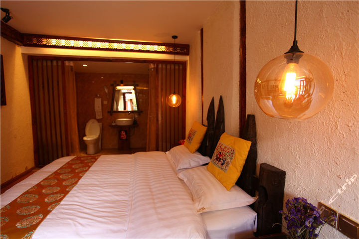 束河路过人间客栈-如梦(豪华大床房)团购-原价