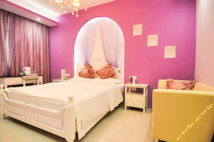 三亚爱丽小舍主题客栈(红粉佳人)团购-三亚酒店