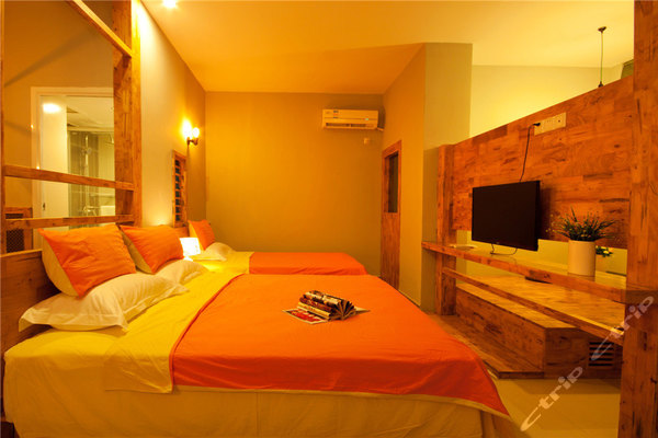 三亚简途87间房(朝花大床房\/星空母子房)团购-