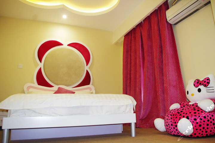 成都全球热恋主题酒店(粉色小猫屋主题房)团购