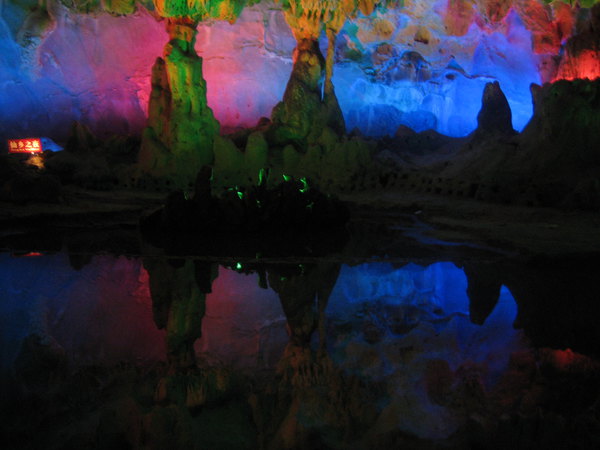 贵港市区内有什么好吃好玩的呢?