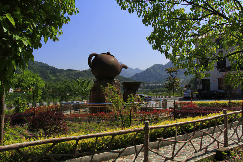 平利县龙头村位于古仙湖景区