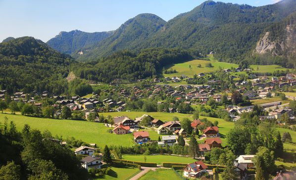 奥地利街拍:人间仙境般美丽的月亮湖!