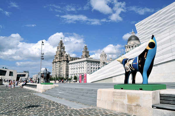 我想去英国旅游,是跟团去,还是自助好呢?怎么