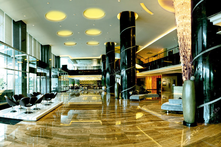 【超值特卖 设施齐全】尊享 厦门瑞颐大酒店豪华海景房1晚+厦门日月谷温泉渡假村高级房1晚+双份早餐+更多优惠!酒店与钢琴之岛--鼓浪屿遥海相望,观光、购物与娱乐均十分便利!阿窝-窝里团,品质团购源自阿窝团 !