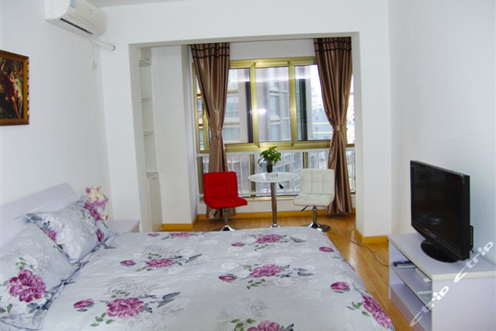 南京芳草园酒店(中海凯旋门店)(豪华房)-南京旅