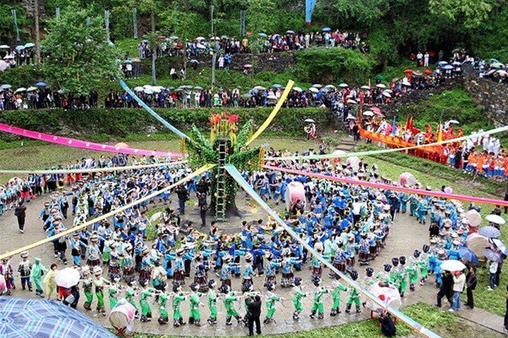 苗人谷苗寨 峡谷泛舟 山江苗寨1日游