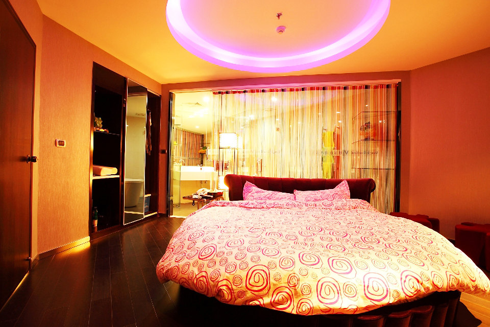 【携程攻略】武汉汉秀剧场团购,汉秀剧场周边