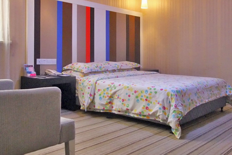 【深圳华丽时尚酒店】豪华大床房\/豪华双床房