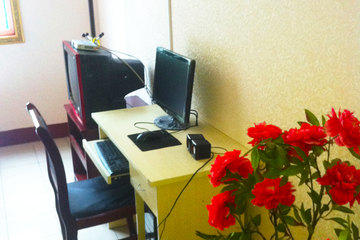 <b>【实惠入住】</b>尊享<b>济南星都宾馆电脑大床房</b>1晚＋免费宽带！宾馆位于花洪路，靠近济南洪家楼商圈、近山东大学、洪楼教堂、淘宝街，位置优越，出行便利！