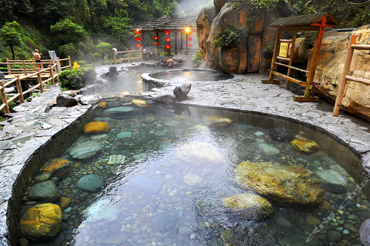 龙胜温泉中心酒店+龙胜温泉2天1夜游团购-桂林