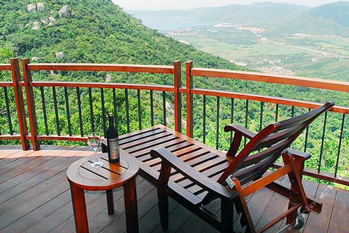 鸟巢度假村孔雀区1晚+华宇高级房1晚团购-三亚