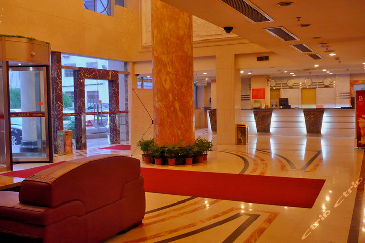 【超值价 性价比高】尊享南京东方珍珠饭店雅