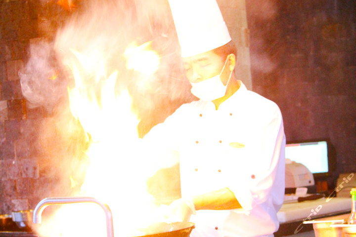 三亚美高梅酒店(池畔单人自助烧烤晚餐)团购-三