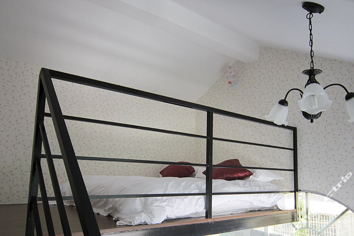 厦门紫色青鸟旅馆(环岛路店)(豪华景观大床房)