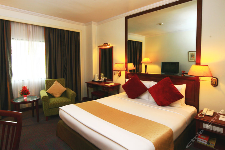 Arnoma Hotel