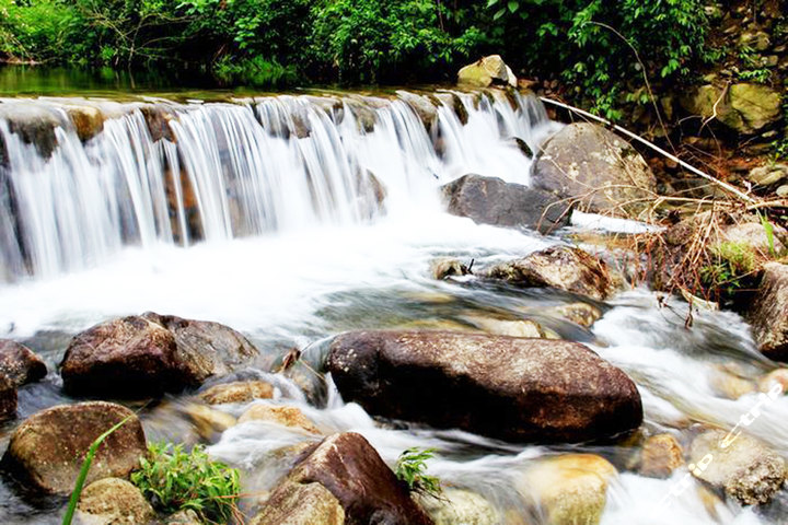 黄山柏晶戴斯酒店(豪华房+三溪大峡谷)-黄山团