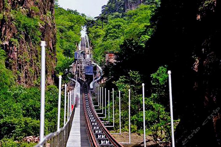 住黄山西海饭店观黄山西海大峡谷