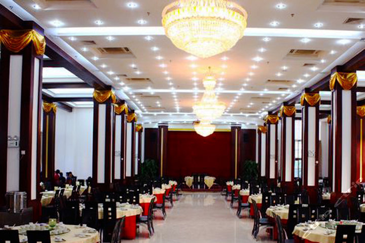 清远新银盏温泉度假村(标准双床房)团购-酒店团