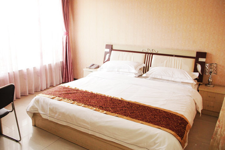 尊享成都阳光联锁酒店式公寓豪华电脑房1晚+