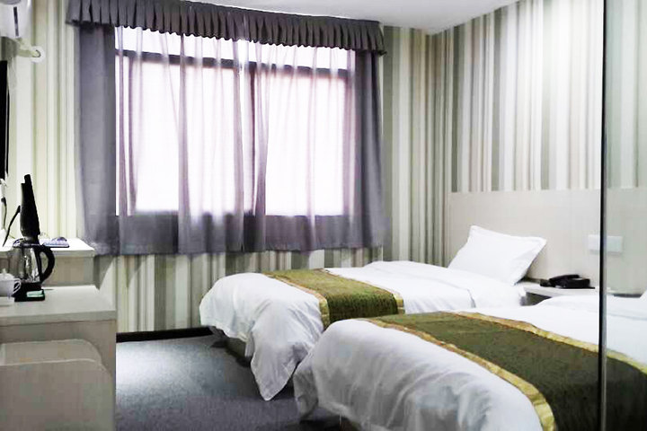 尊享武汉佰利德快捷爱心酒店豪华标间1晚+免