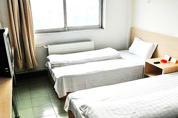 <b>【近大明湖】</b>尊享<b>济南胜利宾馆家庭房</b>1晚＋免费宽带！