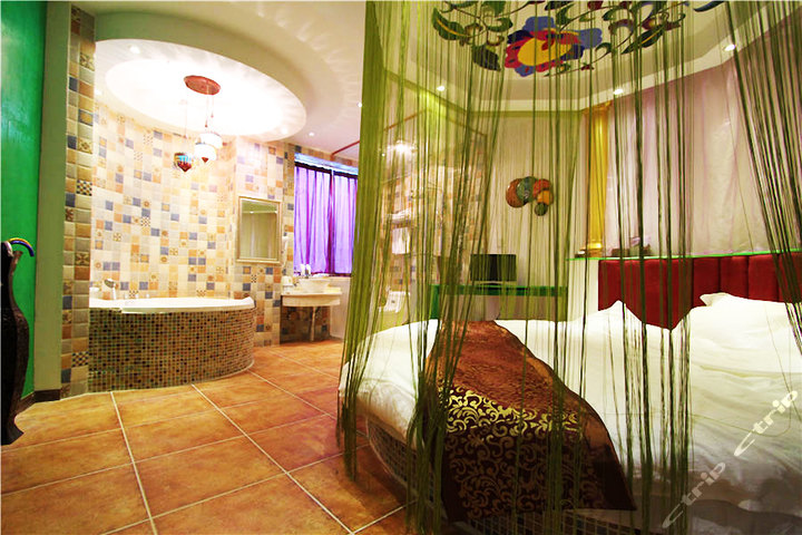 【大学城】尊享重庆爱琴海时尚主题酒店特色主