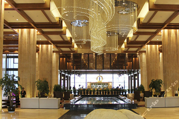 山昱城皇冠假日酒店-高级客房+黄山门票团购-