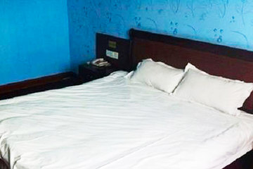 <b>【实惠入住】</b>尊享<b>济南华兴居旅馆大床房/标准间</b>3小