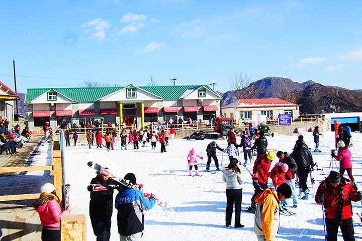 北京云居滑雪场(平日半天滑雪票-4小时)-北京休闲娱乐团购-团购王北京站