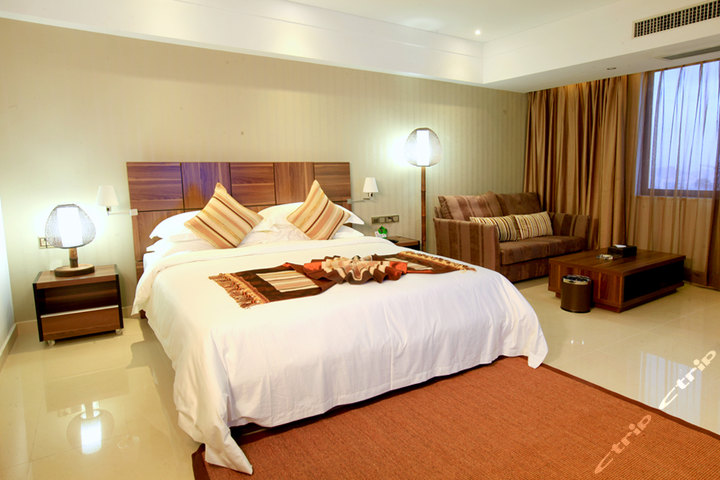 三亚柏瑞精品海景酒店(豪华市景房+餐券)团购