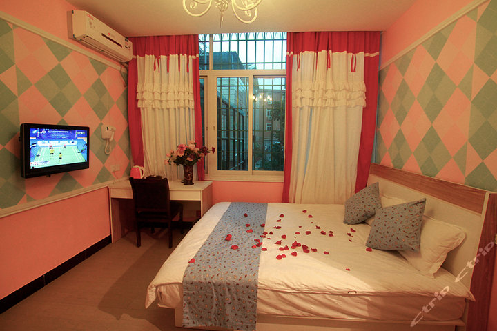 厦门普罗旺斯客栈(舒适大床房)-厦门团购-团购