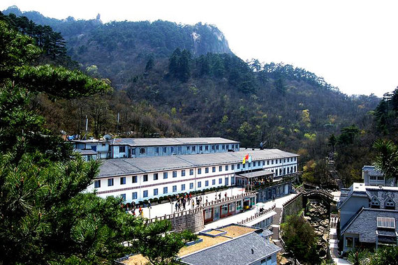 饭店/黄山玉屏楼宾馆多人独卫间1晚 大竹海漂流门票1张 24小时热水