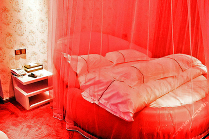 宁海青果主题宾馆(水床房/电动圆床房)