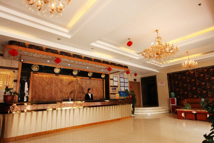 昆明金水湖畔温泉酒店—大门