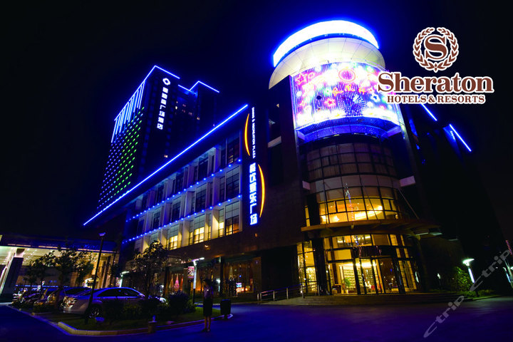 惠州金海湾喜来登度假酒店 夜景外观