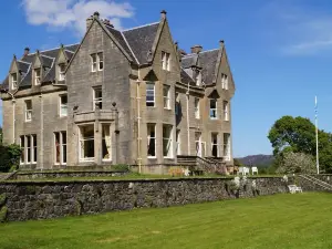 Glengarry Castle Hotel