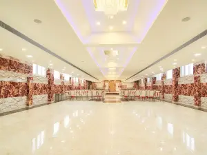 OYO 13483 Hotel Aradhya's
