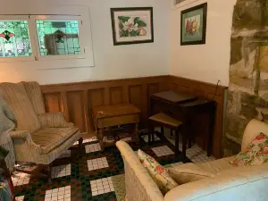 เอดจ์เวิร์ธ อินน์