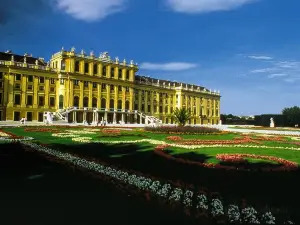 FortyPlusOne Hotel - Newly Renovated!